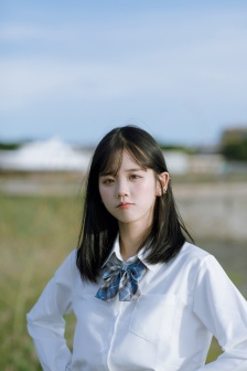 《年轻女教师》在线